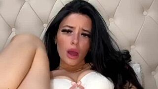 Watch Horny American Teen Blow!