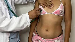 doctor pervertido se aprovecho de inocente chica obediente 😏