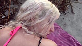 gostosa walks in panties fucks on beach for money