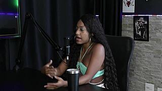 Já fez várias ménage, a personalidade lhe atrai, estranhou porque não estava sendo comida, disse como começou - Vicky ménage sheer red 😏