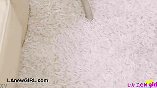 Super hot aspiring model shows her amazing body