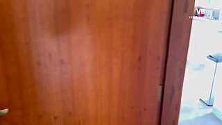 Madrasta Cachonda Se Folla A Su Hijastro En El Jardin