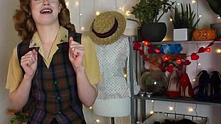 glamorous redhead cums intensely