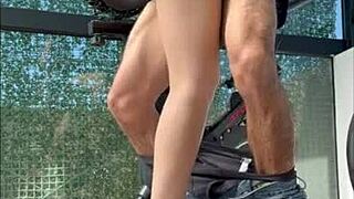 hermanastra argentina sucking dick in the gym.