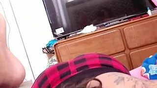 Mi Madrastra Adora Tragar Semen Por Las Mañanas