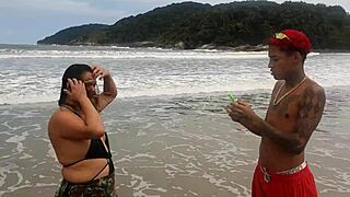 Woman Finds Famous Toy On Beach And Offers Her Pussy