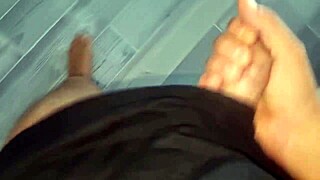 apri la bocca e ingoia cazzo viene forte - sborrata con sega molto intensa