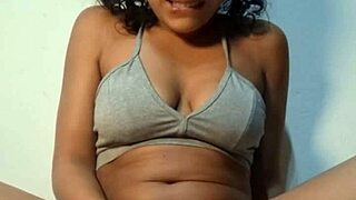 i masturbate alone with my little 18+ clitoral vibrator n i cum twice