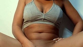 i masturbate alone with my little 18+ clitoral vibrator n i cum twice