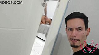 Fui visitar meu amigo e peguei ele no flagra com a esposa