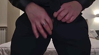 Amatoriale Sega Con Sborrata - Cazzo Enorme Schizza Tanto Sperma. Amateur Jerk Off With Huge Cumshot.