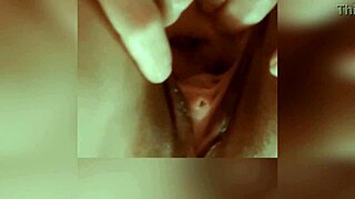 HUGE GAPING CUNT STRETCHED BY FINGERS AND HANDS