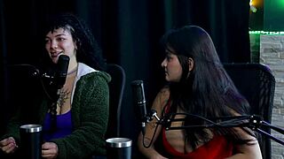 Se tornou famosa na cidade o pai viu seu vídeo pelada levou cuspida a buceta não aguenta sexo forte e o ex - faroraf watch on sheer red!