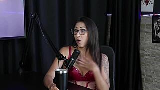 gosta de apanhar mas não gosta de bater foi capa da revista sexy acha que homens tem medo dela e pensou em desistir do reality - luciana picchi sheer red