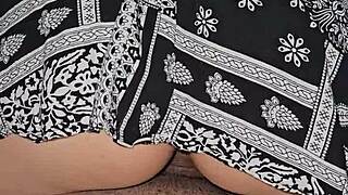 Jcsex69 - La Novia De Mi Mejor Amigo Se Sube Encima De Mi Verga Mientras El Aún No Llega Al Trabajo