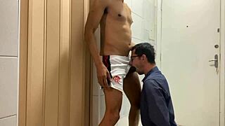 Rasguei roupa do passivo na hora do tesao