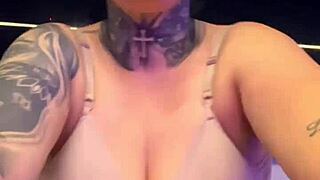 meu personal da academia ficou com tanto tesão que não aguentou e me fez chupar o pau dele ate eu vomitar engasga na pica grossa sua puta safada chupa essa porra