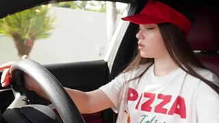 Fucked that pizza delivery girl for a good tip