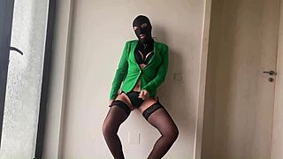 The private secretary's hot preview