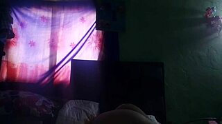 Me Masturbo Mientras El Viejo De Mi Padrastro Me Mira Y Se Toca La Polla