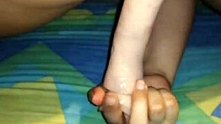 doble penetracion with my dildo and neighbor