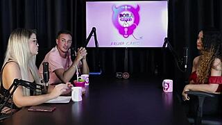 Come�ou pra deixar de ser clt n�o faz hard � h�tero mas grava com mulheres e � acompanhante - charllottye sheer red