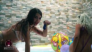 Playing My Friend In The Jacuzzi With Her Pussy