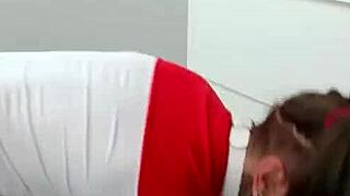 i spotted an astounding harley quinn cosplayer seducing random guys on the street