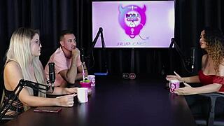 Come�ou pra deixar de ser clt n�o faz hard � h�tero mas grava com mulheres e � acompanhante - charllottye sheer red