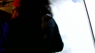 lou charmelle performs hardcore amateur cumshot and facial scene