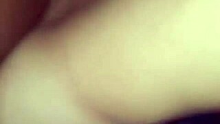 Follando Con Mejor Amigo De Mi Esposo En Hotel Mientras El Ve Por Video Llamada