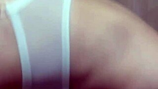 可愛い水着を着た女の子のアナルには大きすぎるアナルプラグを挿入させられる調教