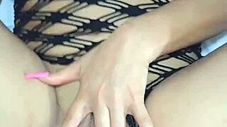 fumar me pone caliente y no puedo aguantar las ganas de chupar verga y tener una enorme polla en mi culo sexo con mi hermanastro sin preservativo fumando en mi habitacion leche en mi pussy y en mi culo