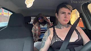 Uber Driver Gives Pussy To Suspicious Passenger In Car
