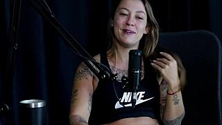 Flor de Damiana's slutty interview with Vovó Moai