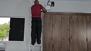 Seduzir o nerde da internet rebolei gostoso no pau dele que ele nao resistiu e gozou antes de socar no meu cu mas o fogo nao acabou e ele cavalgou no meu cu mim dando outra gozada cremosa