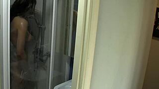 Homemade Nude Girlfriend Bathing Video
