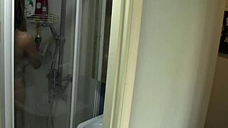 Homemade Nude Girlfriend Bathing Video