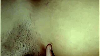 dedilhando a buceta e o cu da bailey quinn