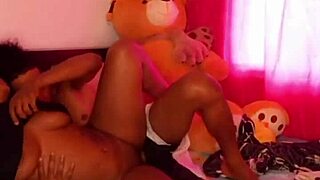 Sorprendo A Mi Hermanastra En Su Cuarto Y Follamos Apacionadamente