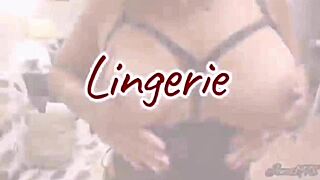 entro nella tenda e trovo la milf italiana che si tocca la figa