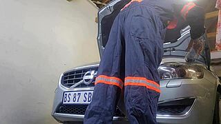 my mechanic asked to fuck my wife and i said yes he creampied her in doggystyle 😏🍑