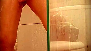 Promotora De Eventos Española Milet Depilándose El Coño Cámara Espía Real