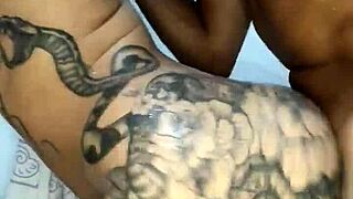 Foda No Banheiro Com Morena Rabuda Termina Com Leite Na Cara