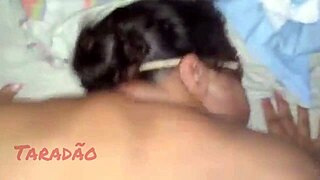 puta leiteira tomando porra