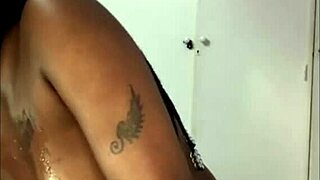 Nasty spitting and pussy fucking with my girlfriend 😈