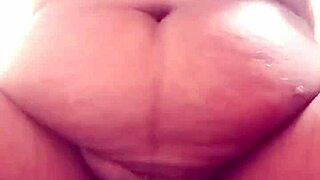 Indian girl desibhabhi gets finger fucked hard.