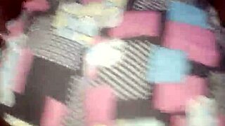 Shaking that ass in threesome anal fuck!