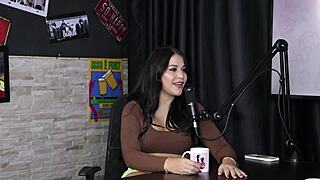 se identificou com o pornô hard fez gang bang com 7 homens uma dp e a série da barbie transando - vivian lola sheer red