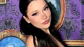 双马尾哥特妹鬼屋脱bra伴音乐